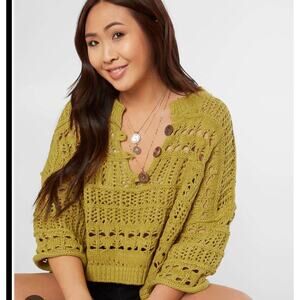 Free People / Dreams Tonight crop sweater / Moss / sz Small